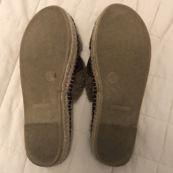 2 for $15 💞 Naguisa at Home Namai Shoe Slipper in Taupe - Picture 3 of 4